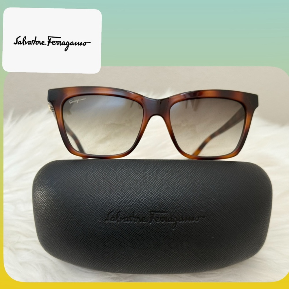 SALVATORE FERRAGAMO SF1027S Sunglasses Brand New